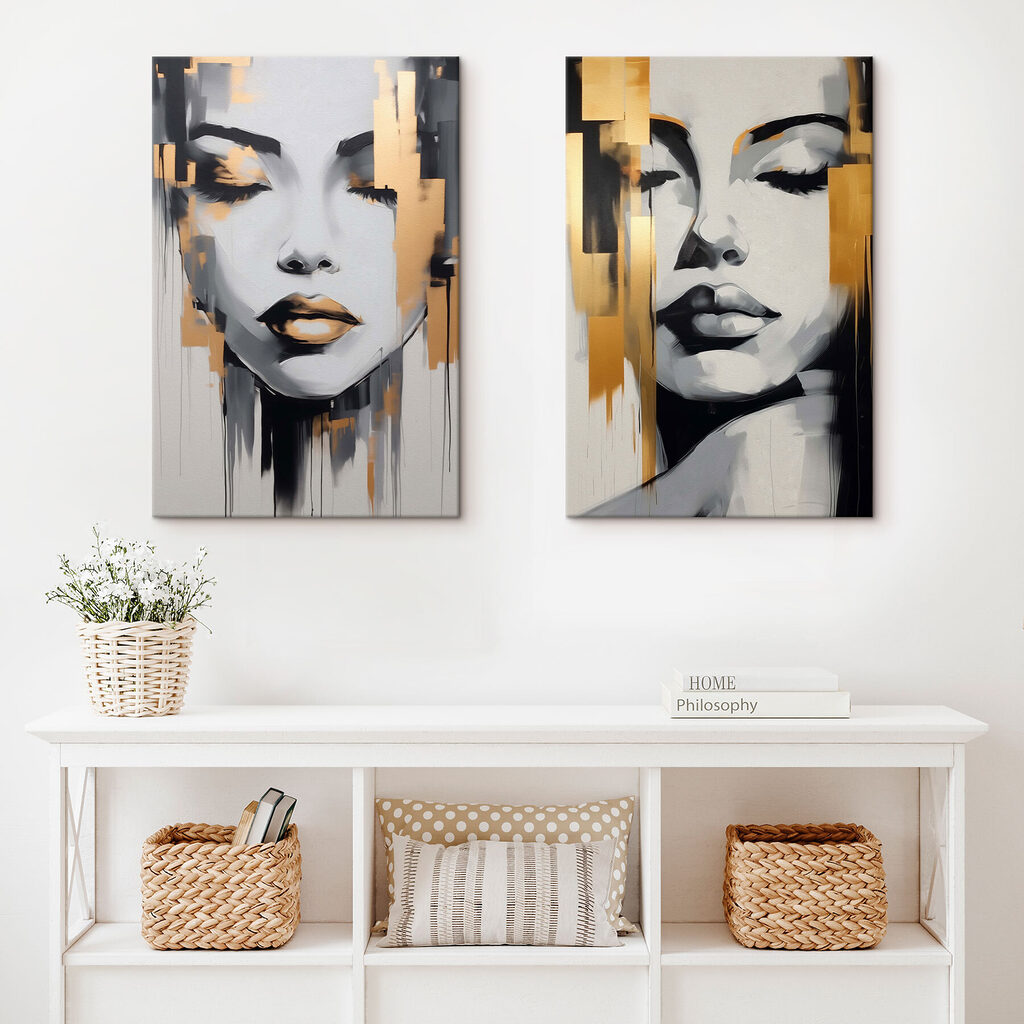 Blicke in Gold in einem Interieur