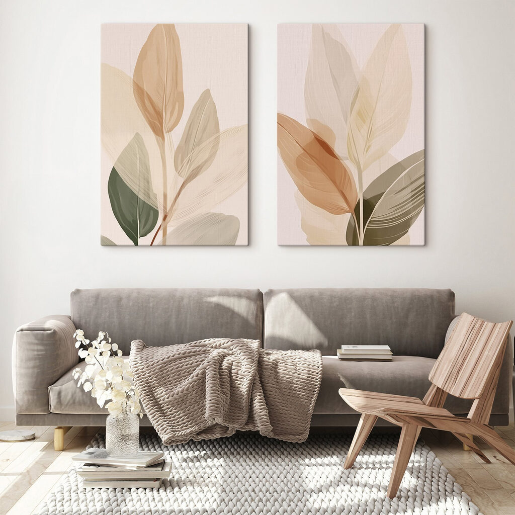 Blätter in stillen Farben in einem Interieur