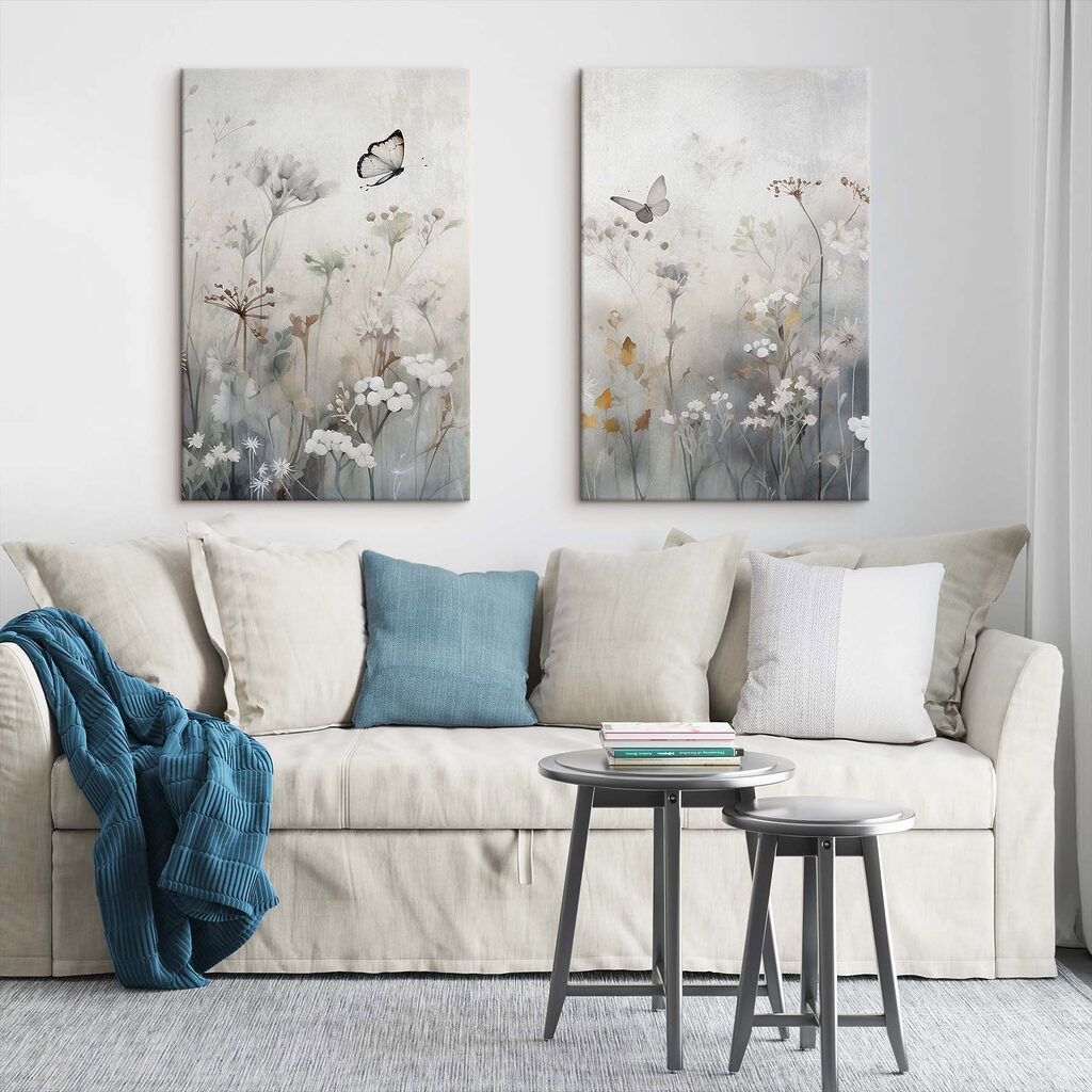 Schmetterlinge über der Wiese in einem Interieur