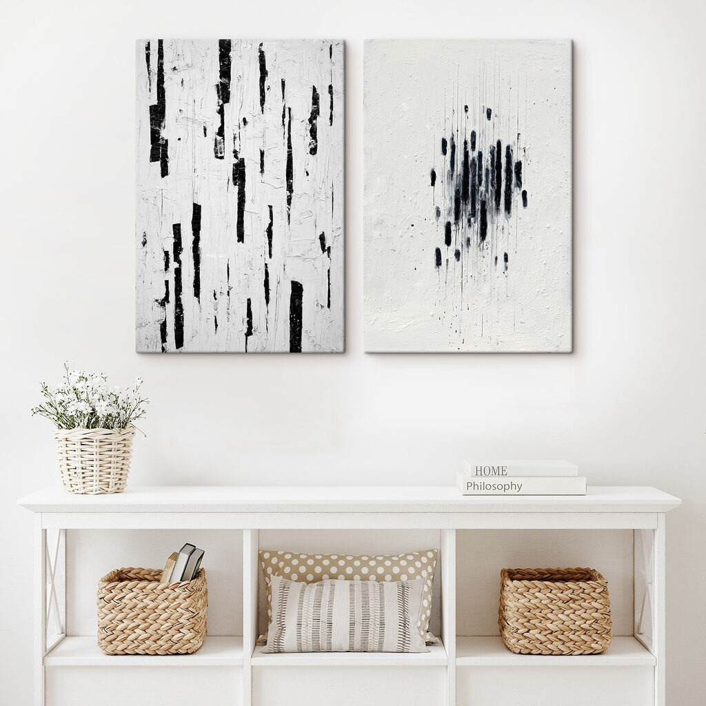 Spuren in Schwarz-Weiß in einem Interieur