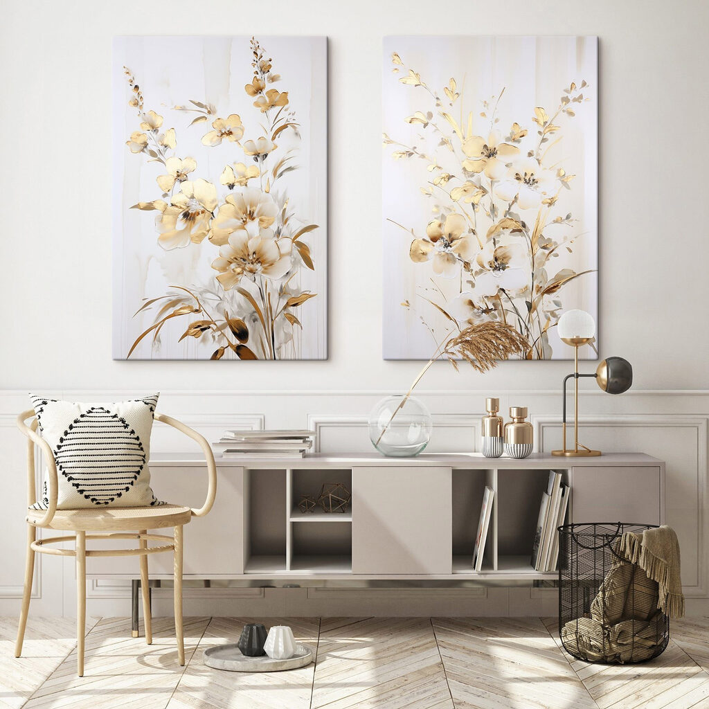 Goldene Blüten in einem Interieur