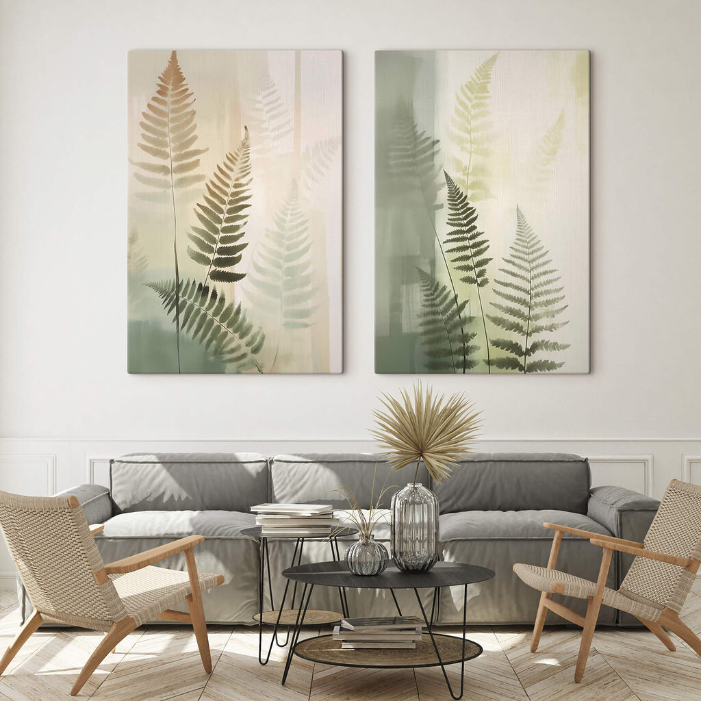 Farne im Gegenlicht in einem Interieur