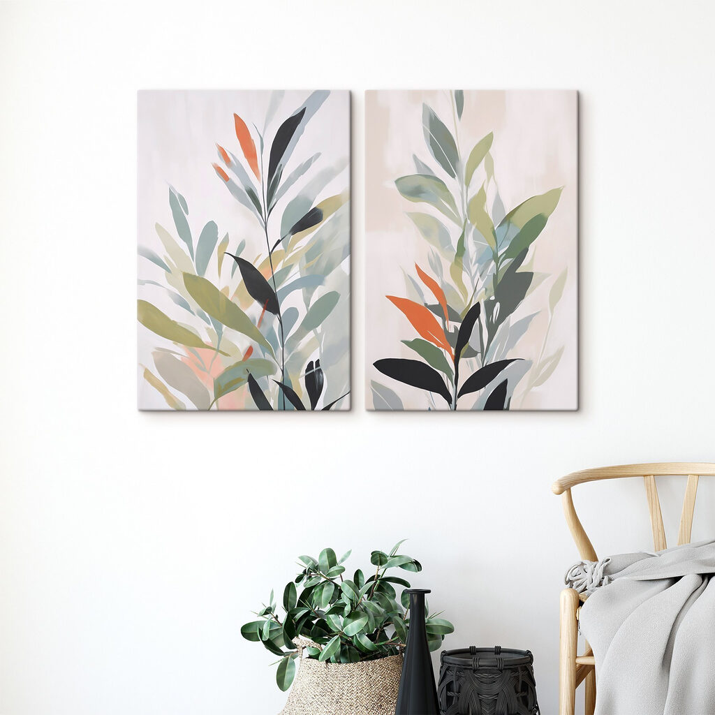 Blätter mit Farbakzent in einem Interieur