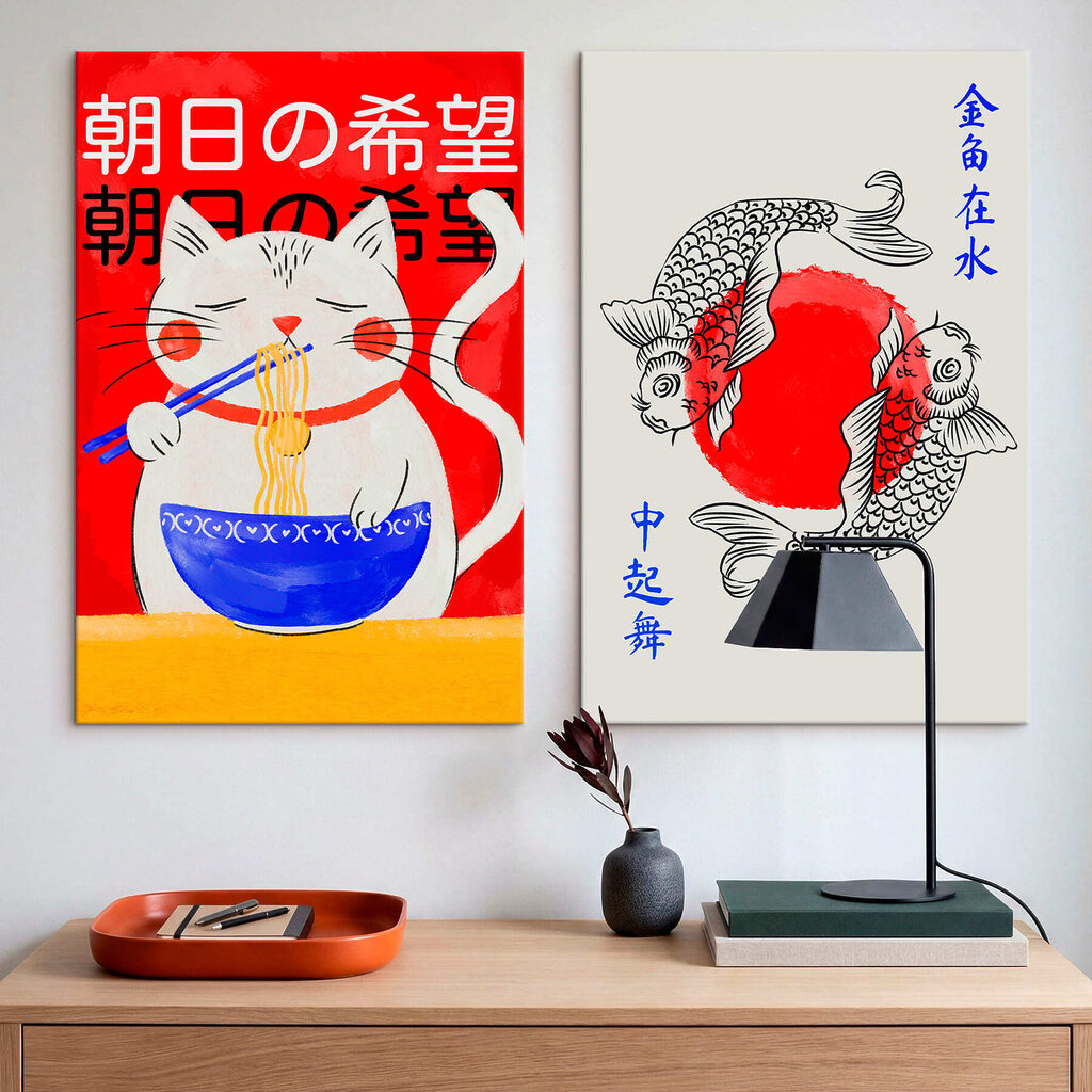 Nudelkatze und Fische in einem Interieur