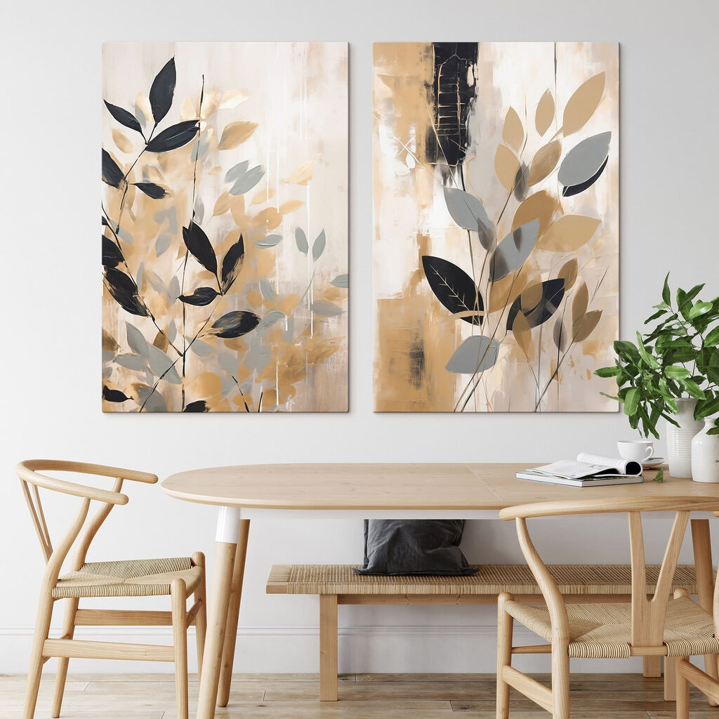 Zweige mit goldenen Akzenten in einem Interieur