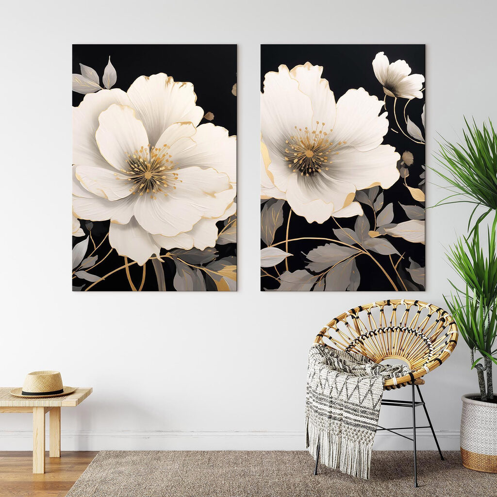 Weiße Blumen bei Nacht in einem Interieur