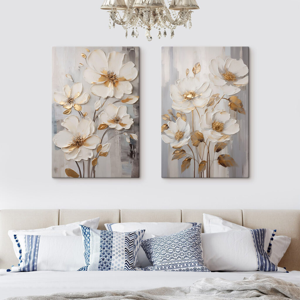 Weiße Blüten auf Grau in einem Interieur
