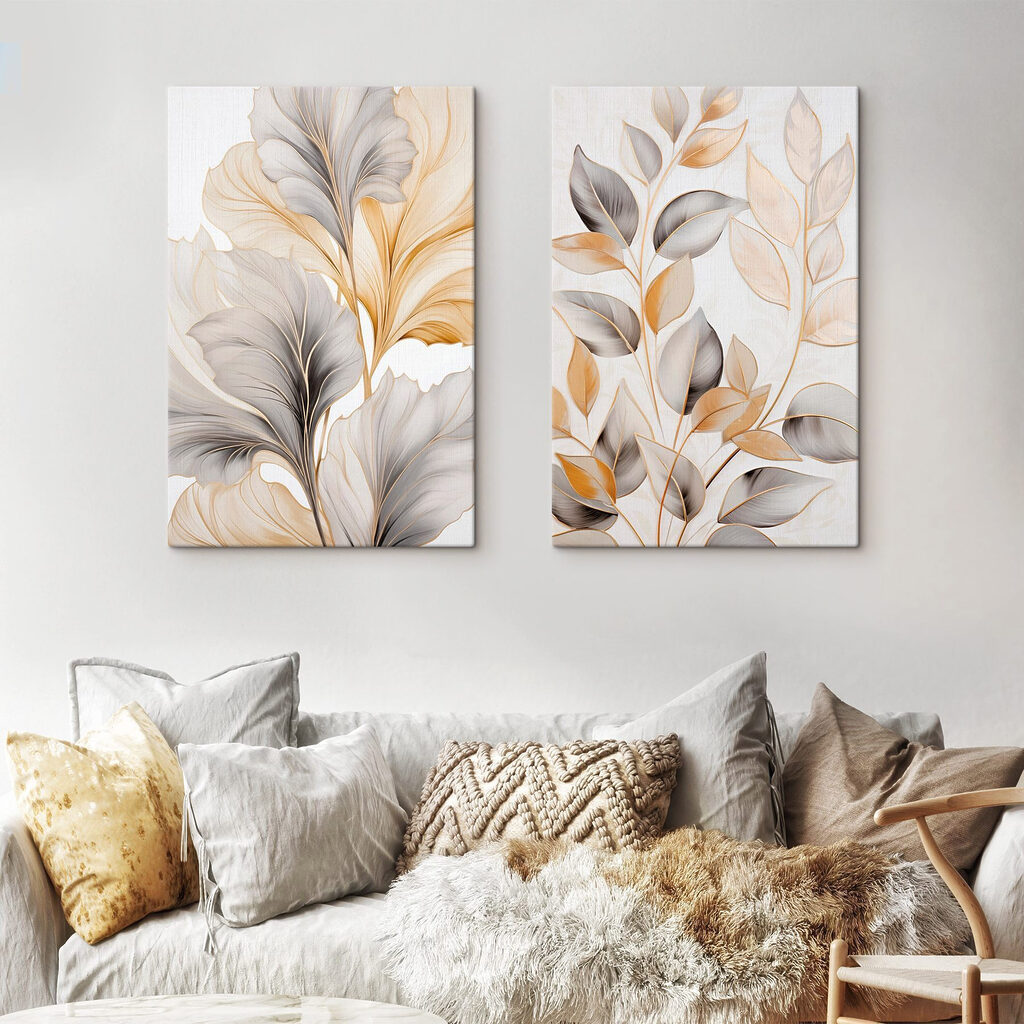 Blätter mit silbergrauen Adern in einem Interieur