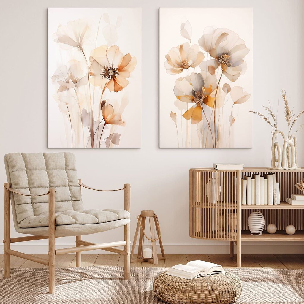 Blüten mit orangefarbenem Schimmer in einem Interieur
