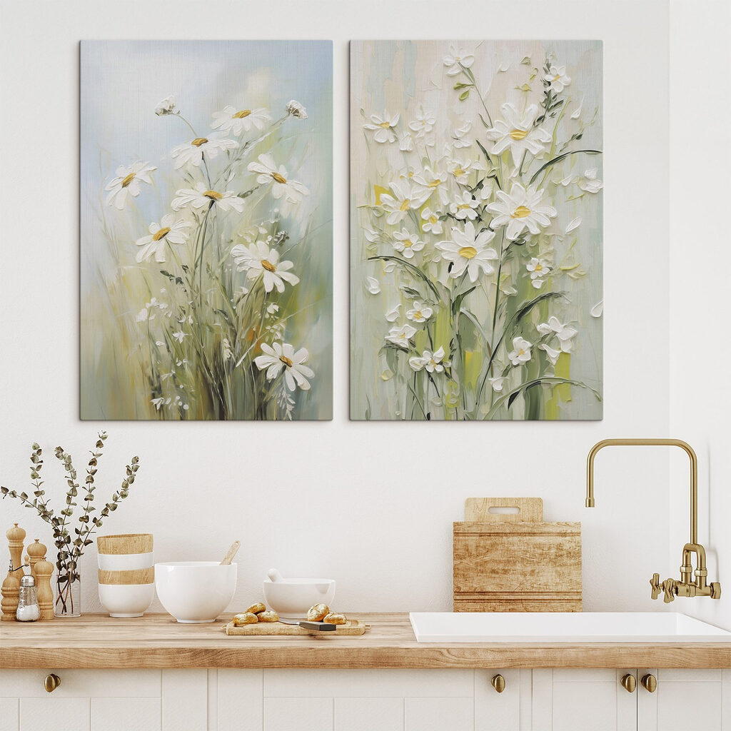 Weiße Feldblumen im Grün in einem Interieur