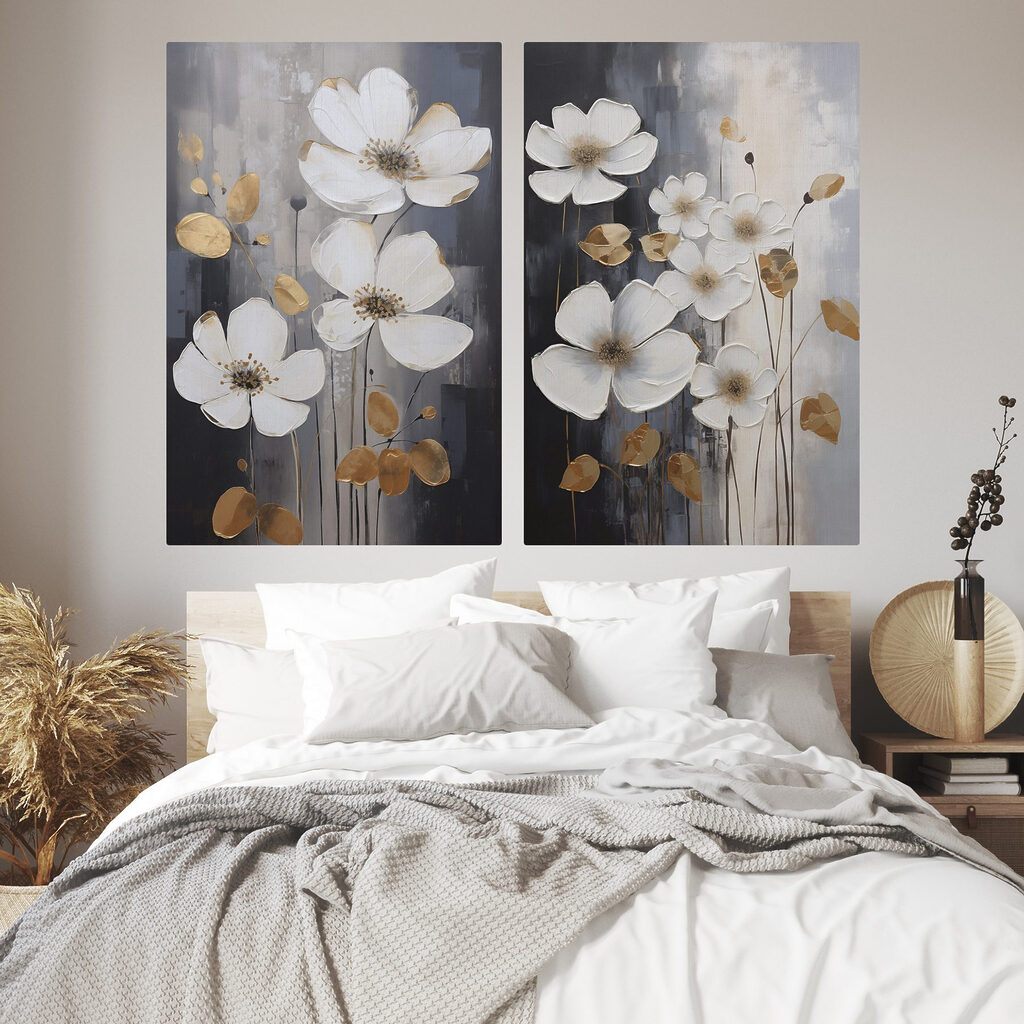 Blüten in der Dämmerung in einem Interieur