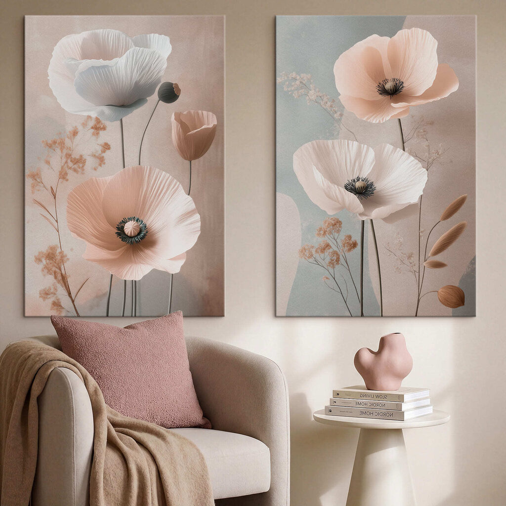 Mohnblumen an feinen Stielen in einem Interieur