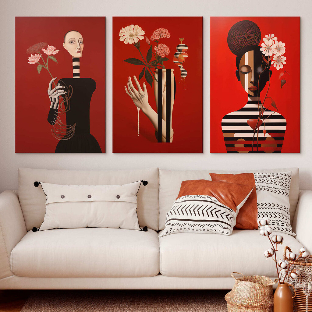 Blumen und gestreifte Figuren in einem Interieur