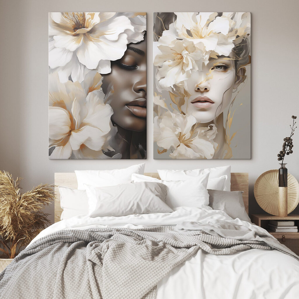 Gesichter zwischen Blüten in einem Interieur
