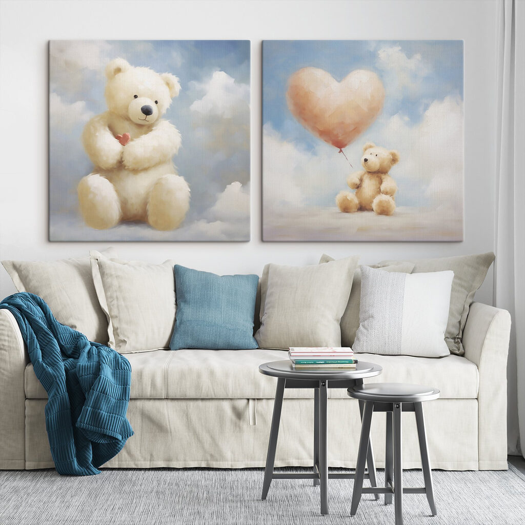 Teddy mit Herzballon in einem Interieur