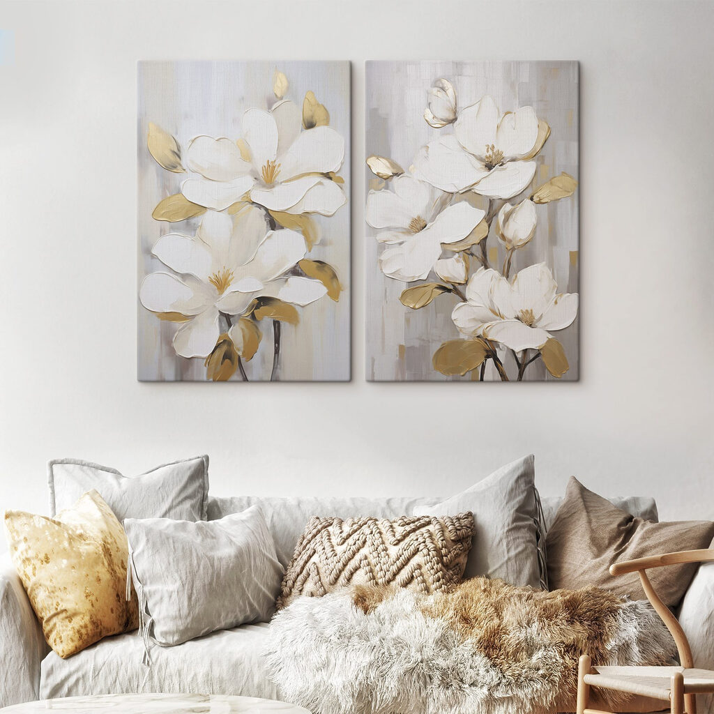 Blumen in goldenen Pinselstrichen in einem Interieur