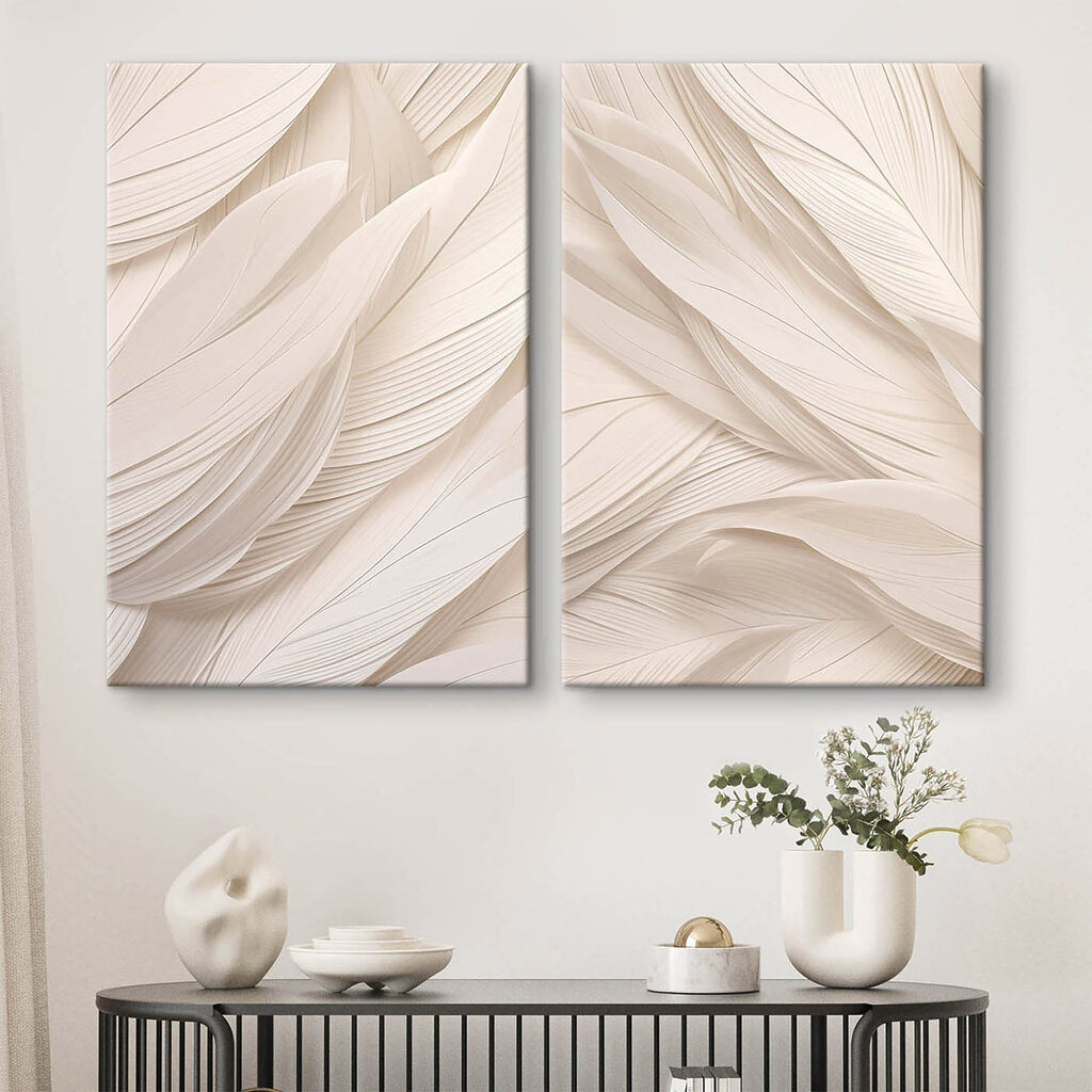 Blätter in feinen Falten in einem Interieur