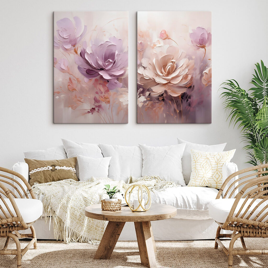 Blüten in Lilatönen in einem Interieur