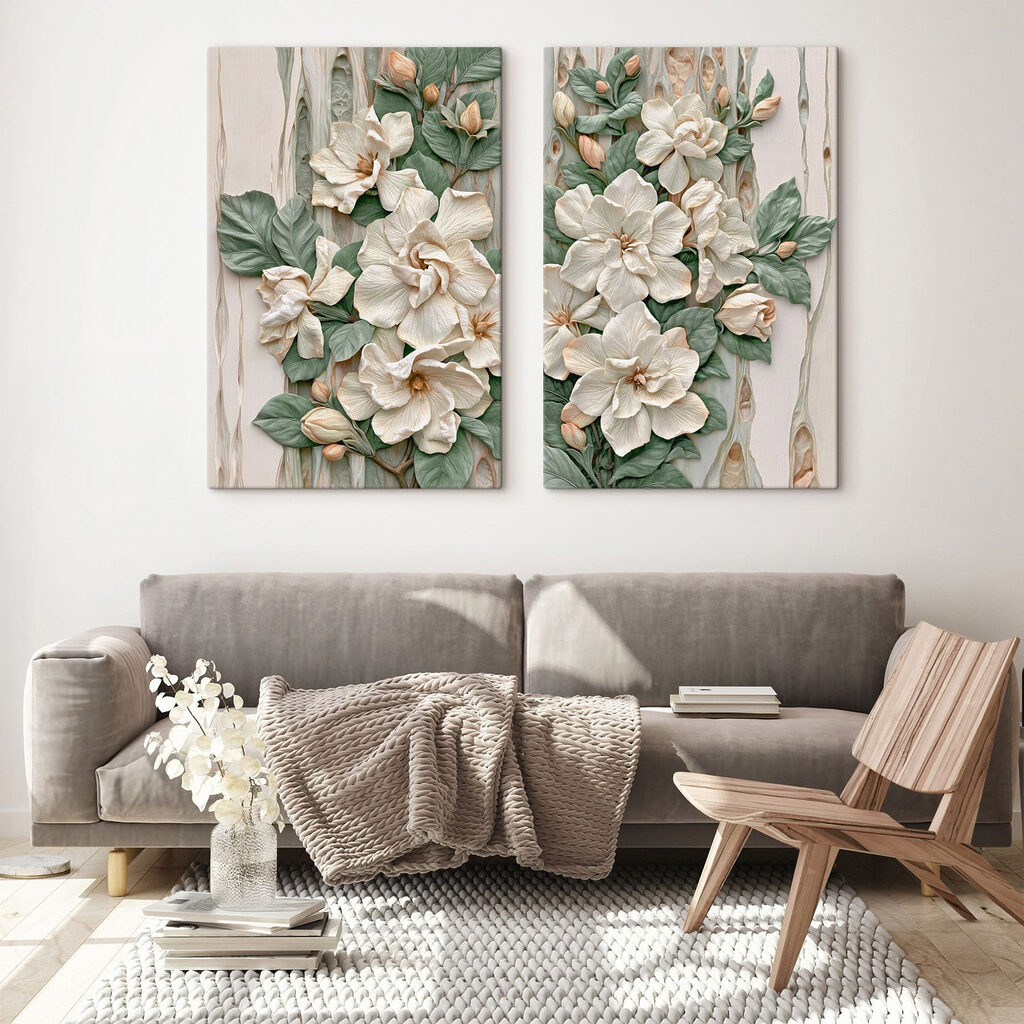 Weiße Blüten im Grün in einem Interieur