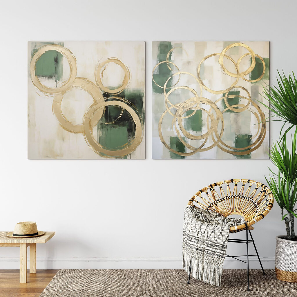 Goldene Ringe auf Grün in einem Interieur