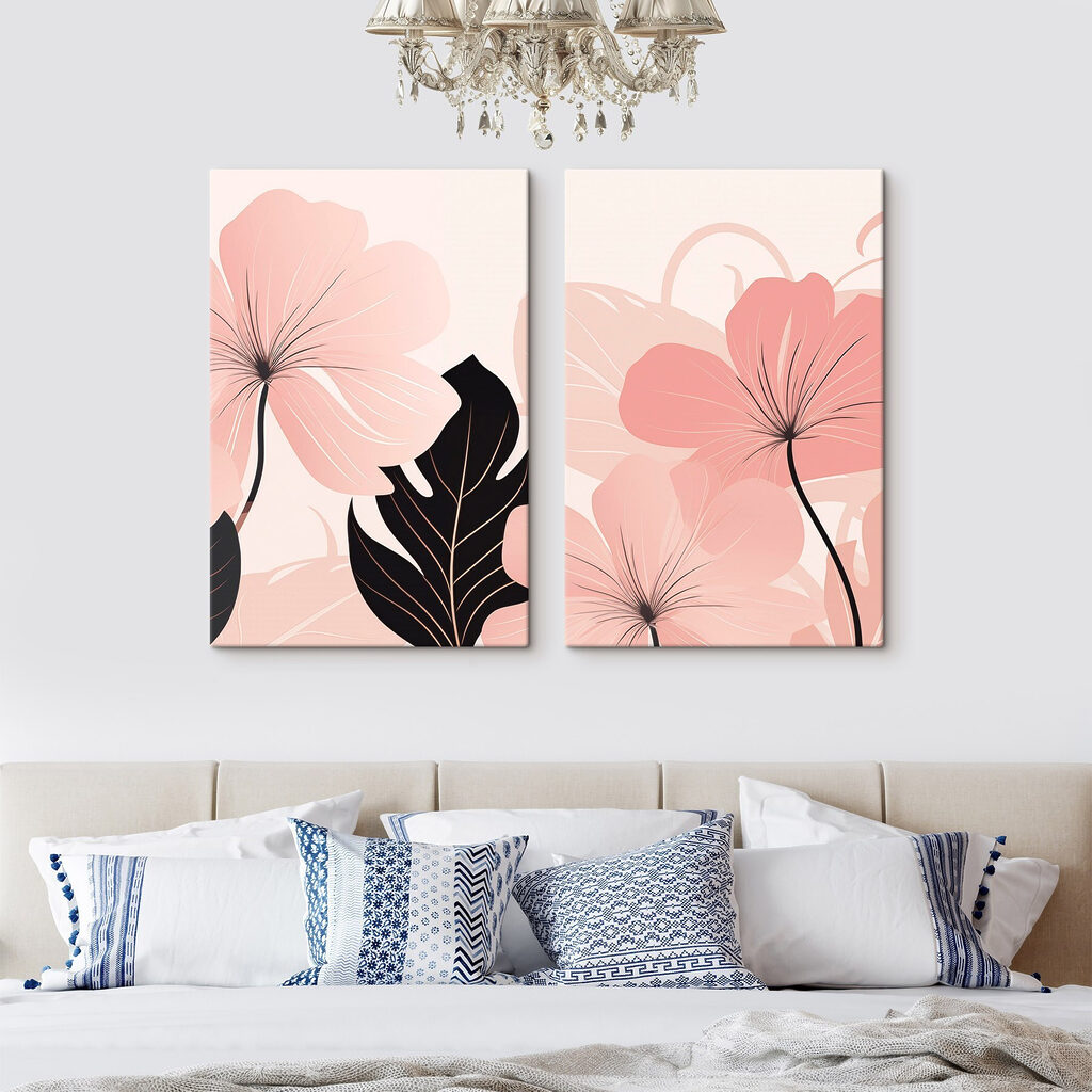 Zartrosa Blüten in einem Interieur