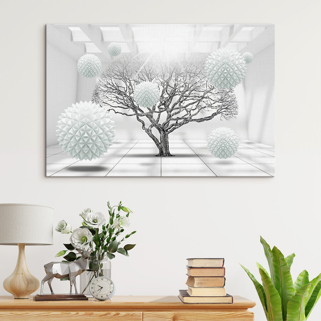 Baum zwischen Kugeln in einem Interieur