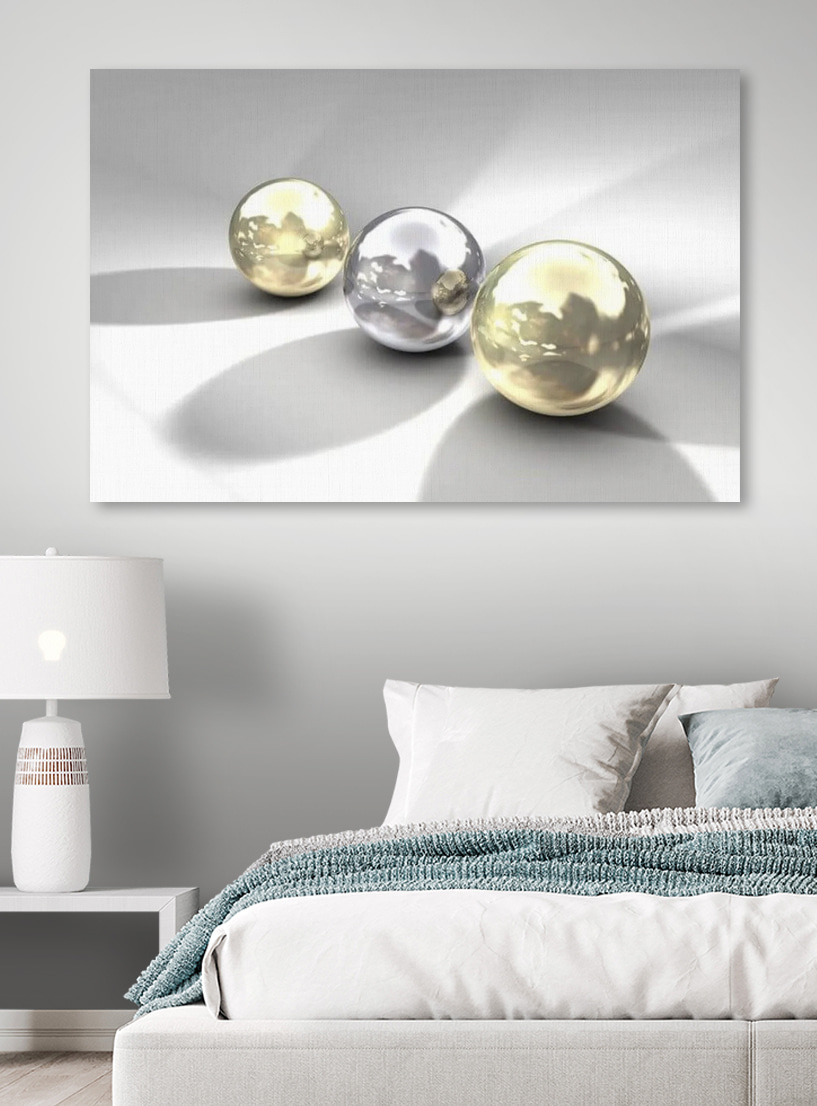 Drei Kugeln im Tageslicht in einem Interieur