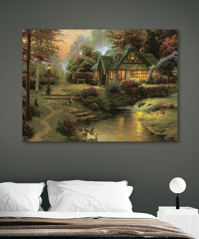 Häuschen im Abendrot in einem Interieur