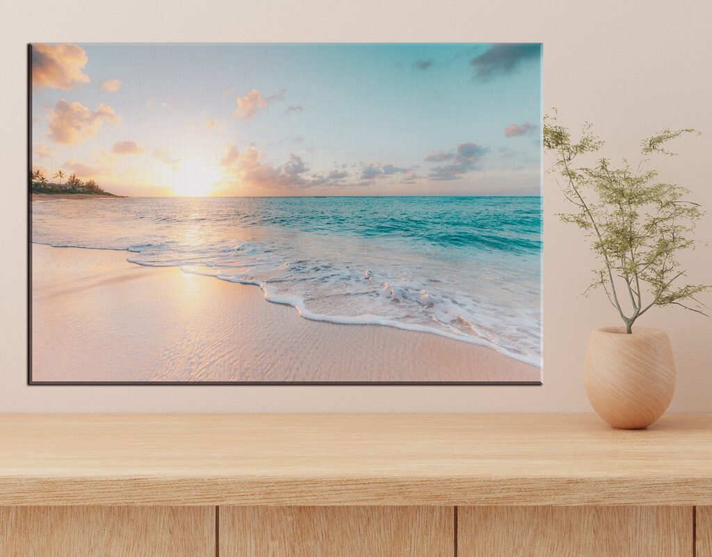 Sanfter Morgen am Meer in einem Interieur