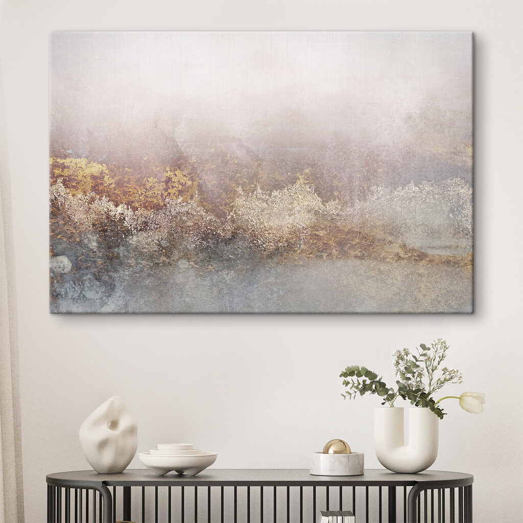 Rosa Nebel mit Gold in einem Interieur