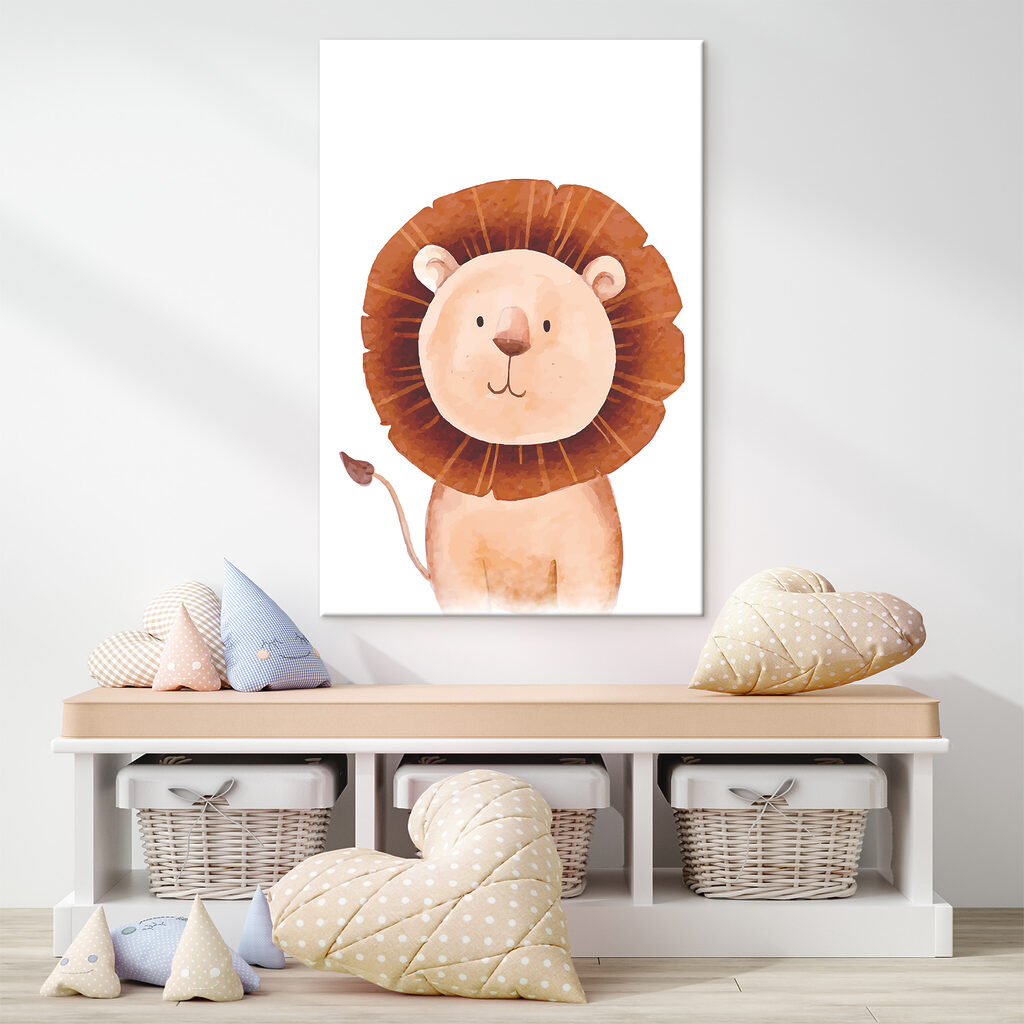 Löwe ohne Eile in einem Interieur