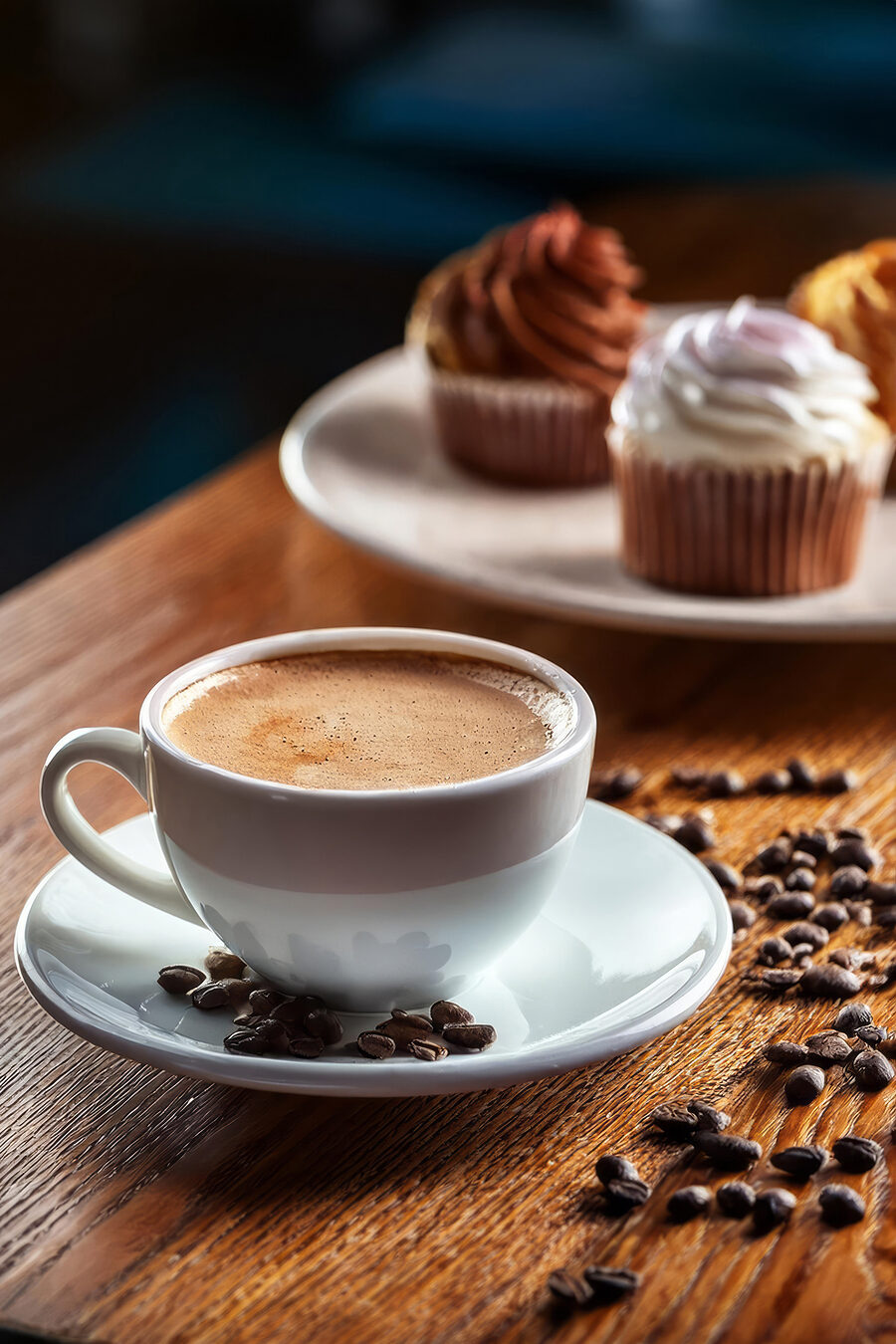 Kaffee mit Cupcakes — ganzes Design