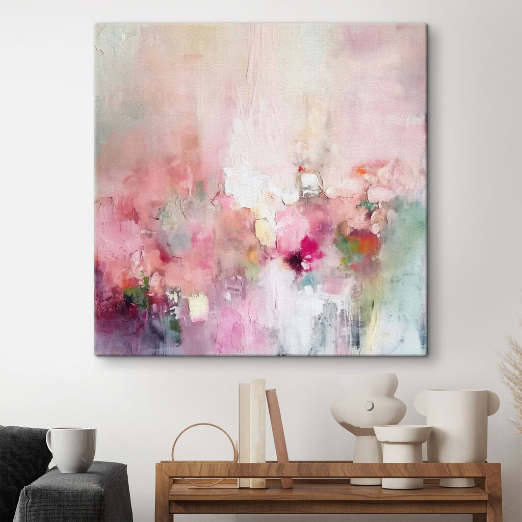 Rosa Licht zwischen Farbflecken in einem Interieur