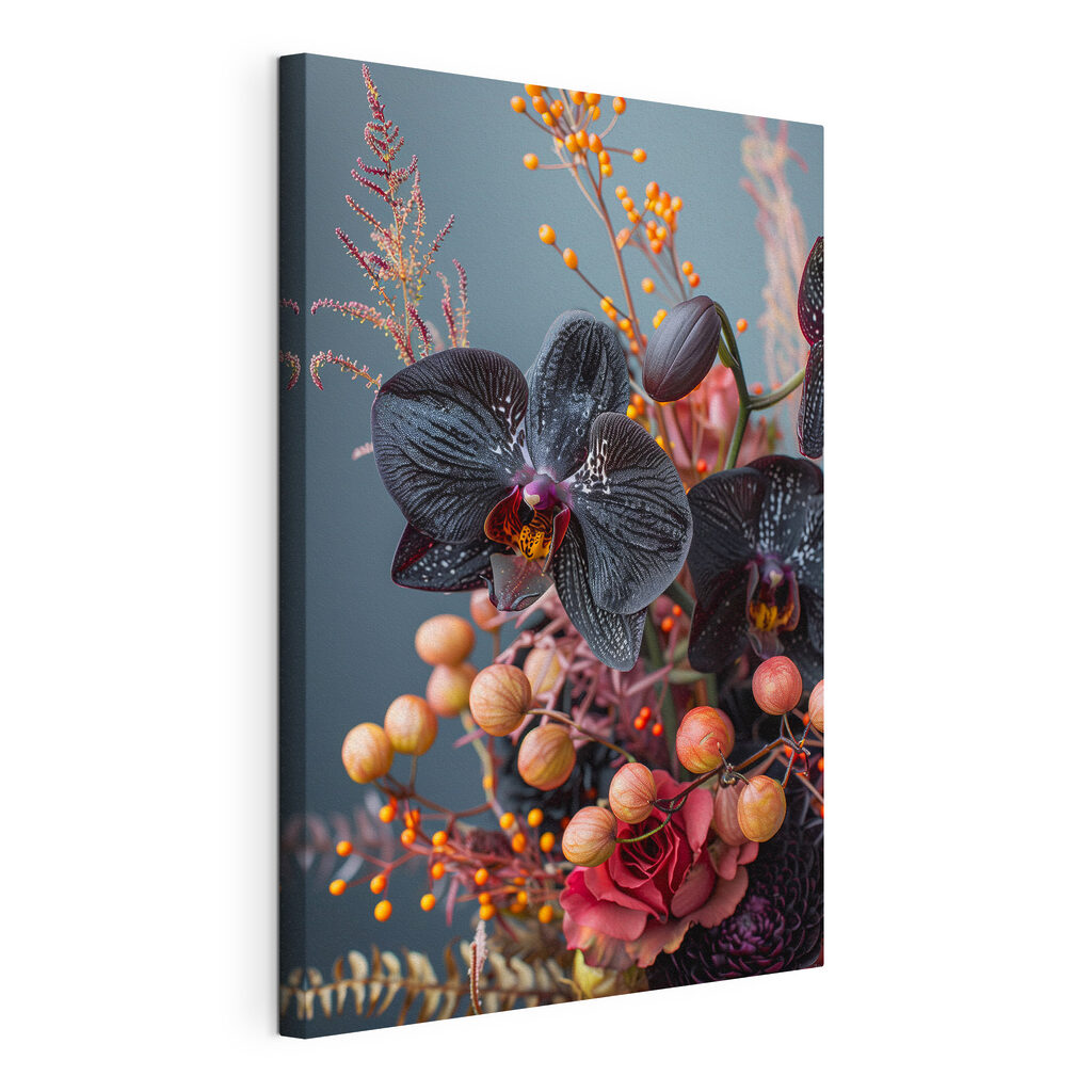 Schwarze Orchidee zwischen Beeren — Produktansicht