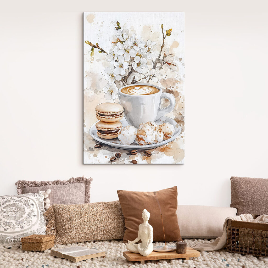 Cappuccino und weiße Blüten in einem Interieur
