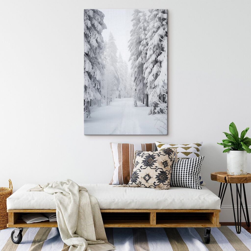 Verschneiter Pfad zwischen Tannen — Interieur 1