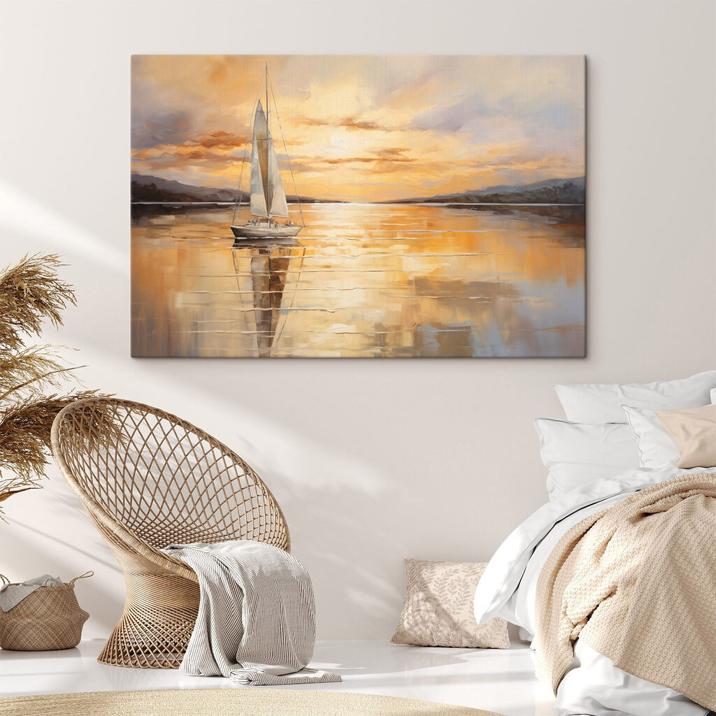 Einsames Segelboot im Abendgold in einem Interieur