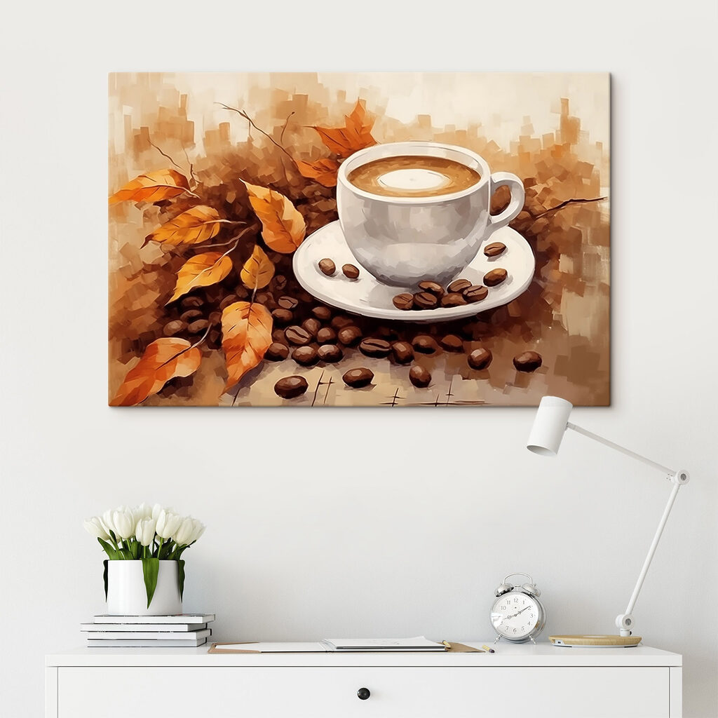 Kaffee zwischen goldenen Herbstblättern in einem Interieur