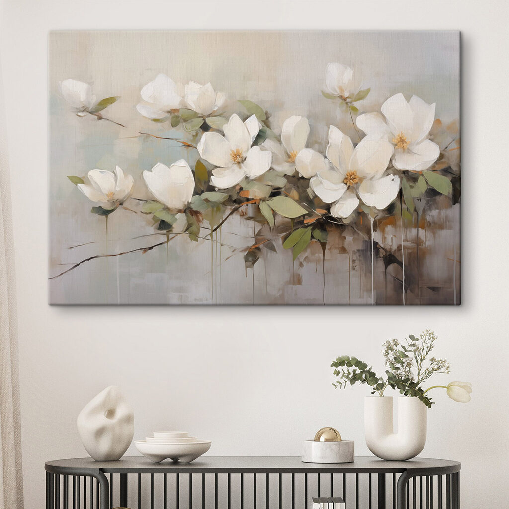 Weißer Magnolienzweig in einem Interieur