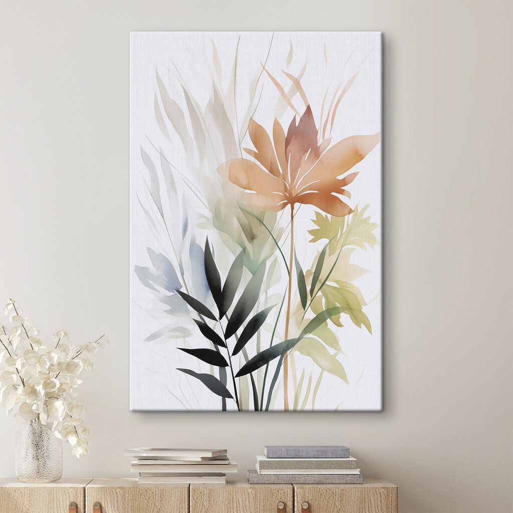 Orange Blüte zwischen Blattschatten in einem Interieur