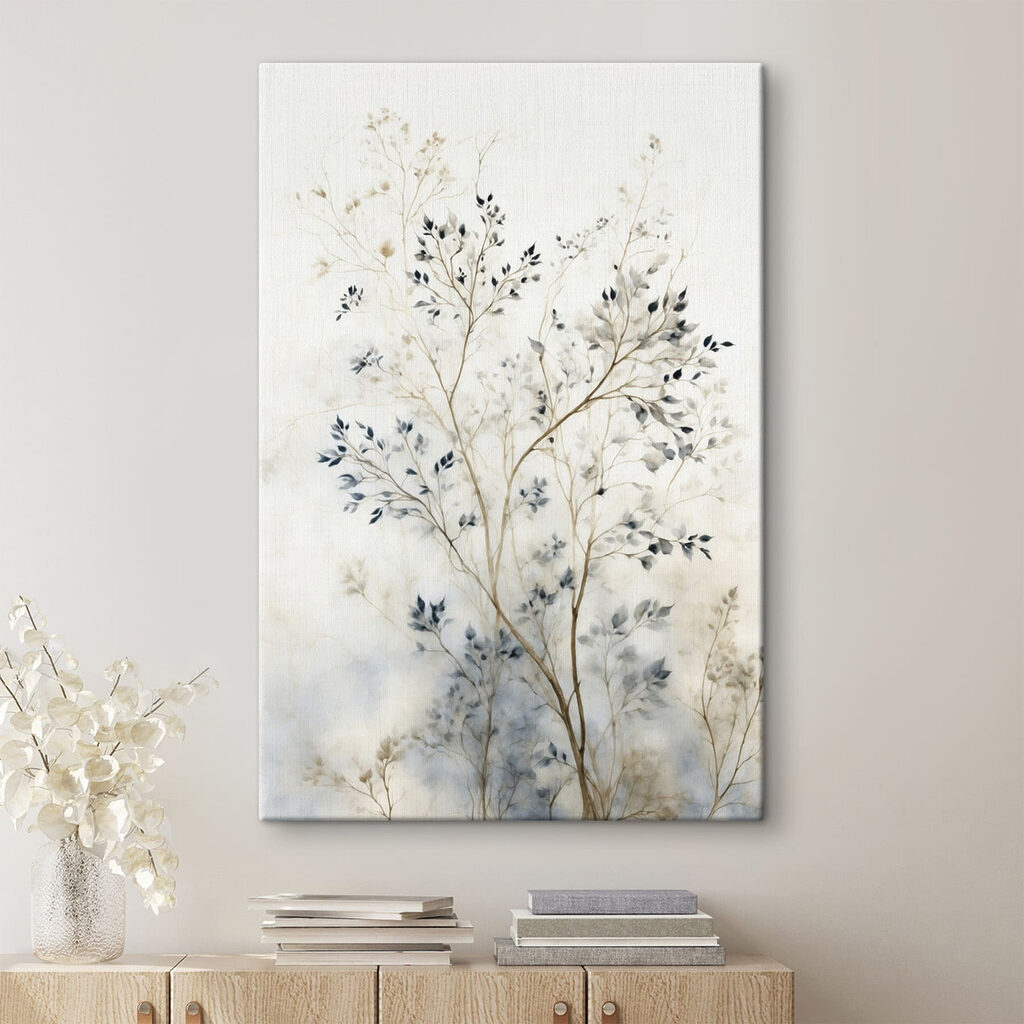 Blaue Blättchen im Nebel in einem Interieur