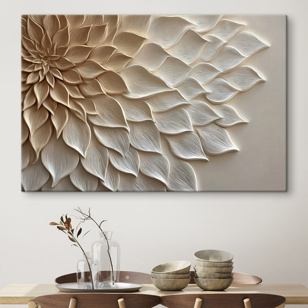 Blüte mit goldenen Schattenrändern in einem Interieur