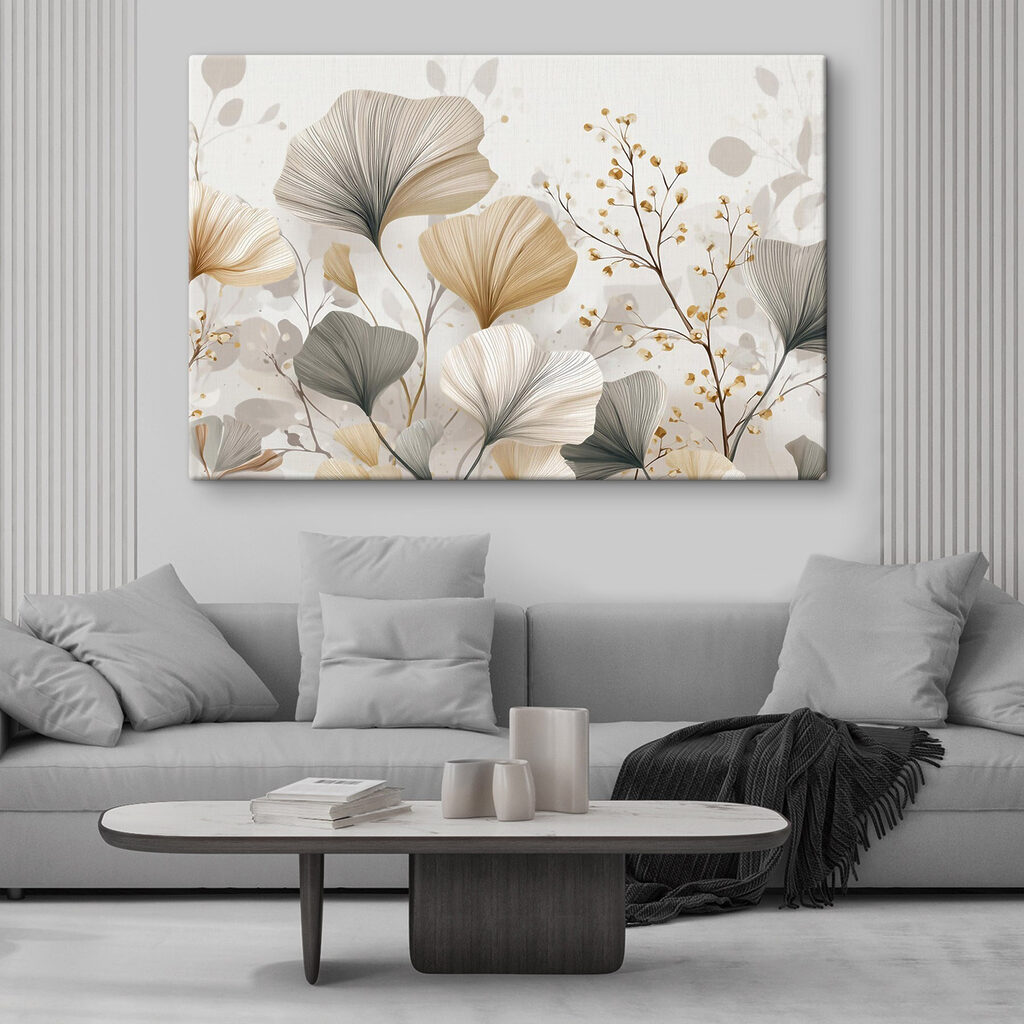 Ginkgo zwischen Goldzweigen in einem Interieur