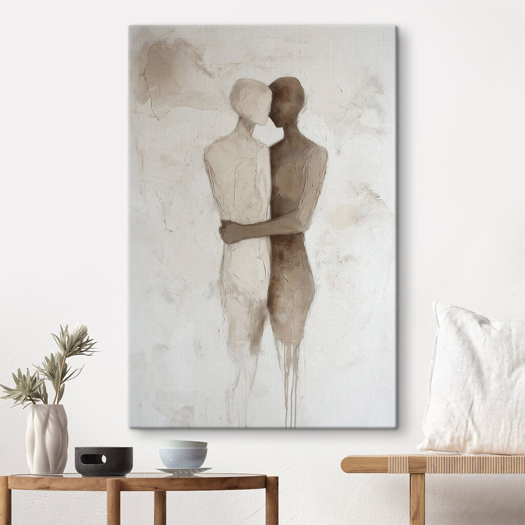 Zwei Figuren in Umarmung in einem Interieur