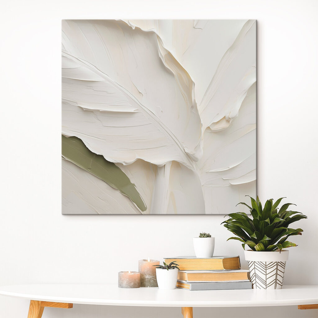 Blasse Blätter mit Oliv in einem Interieur