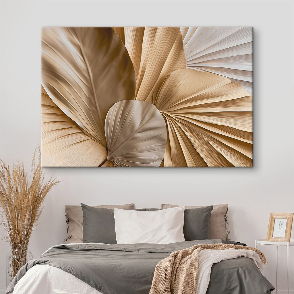 Goldene Blattfächer übereinander in einem Interieur