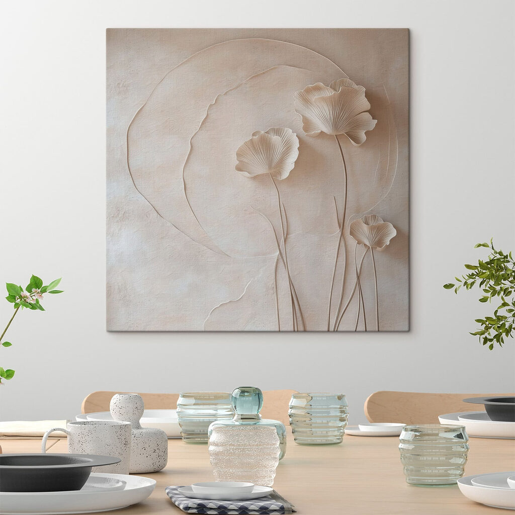 Drei Blüten vor Kreislinien in einem Interieur
