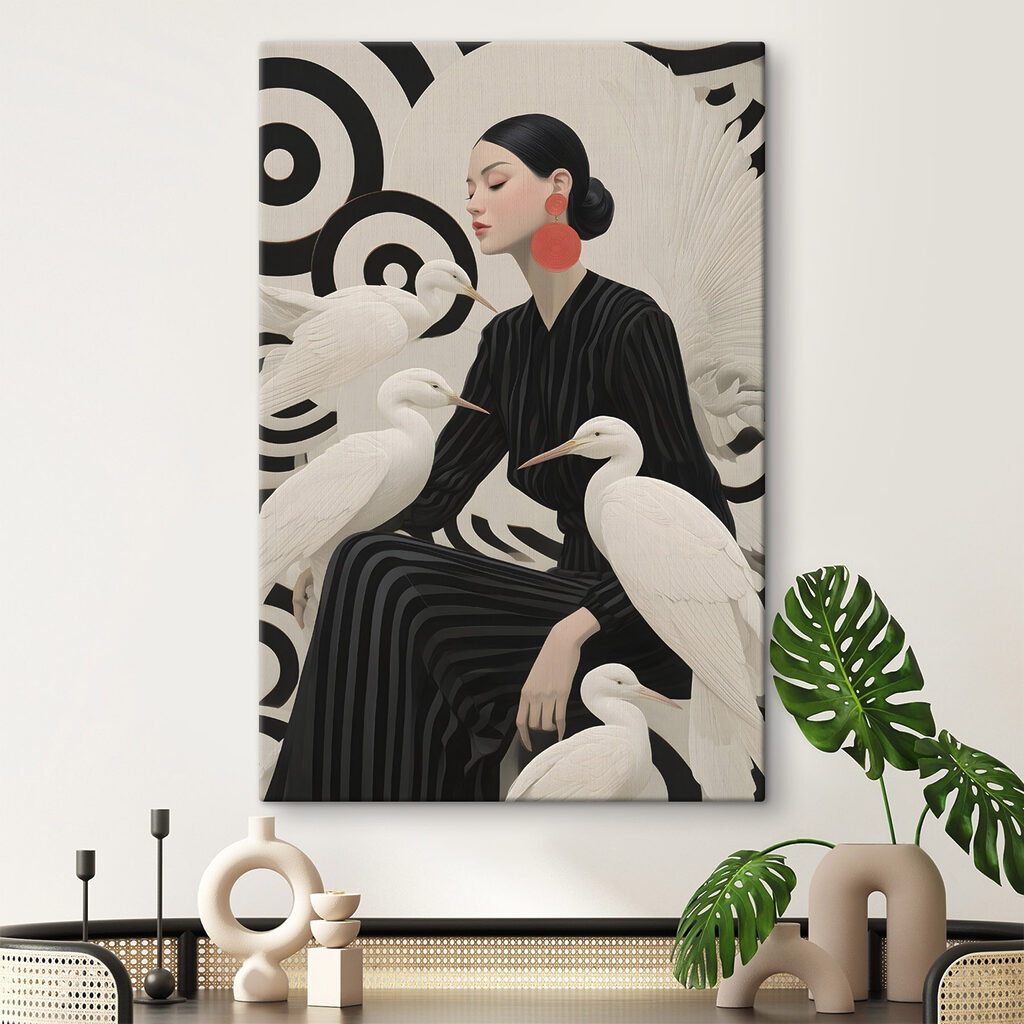 Sitzende Frau zwischen Reihern in einem Interieur