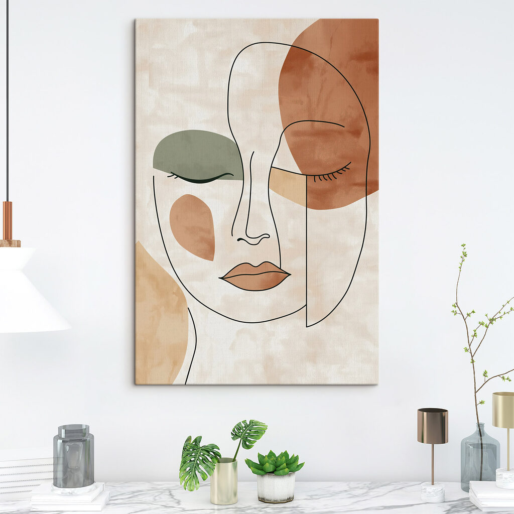 Gesicht mit grünem Auge in einem Interieur