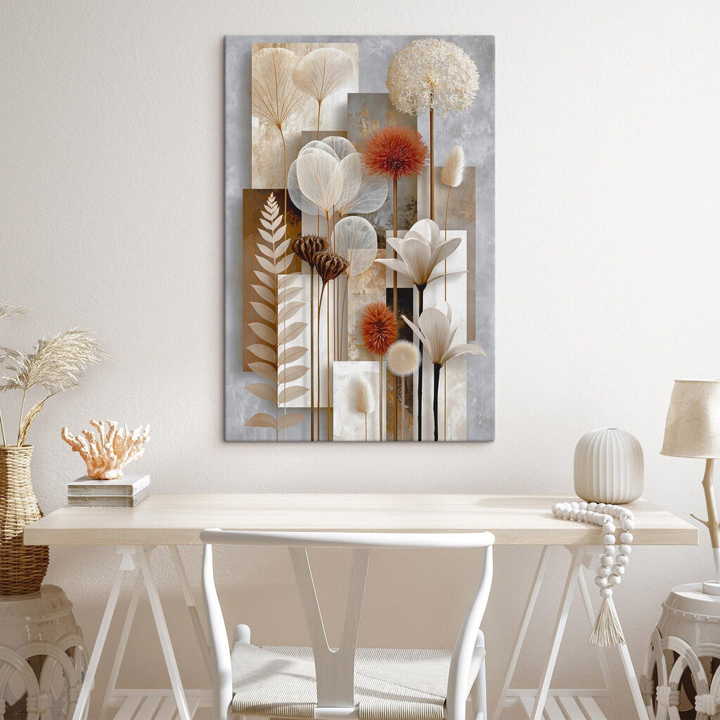 Blütenformen vor hohen Bahnen in einem Interieur